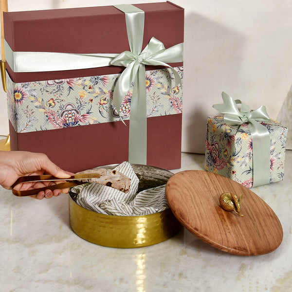 Elan Dabbahs and Days Roti Box with Chimpta Wooden Lid (Gold & Acacia)