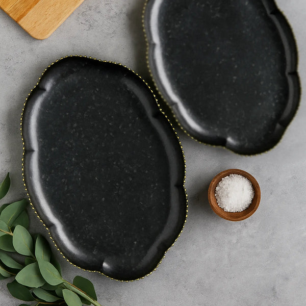 Elan Kesar Oval Platter (Medium, Antique Black)