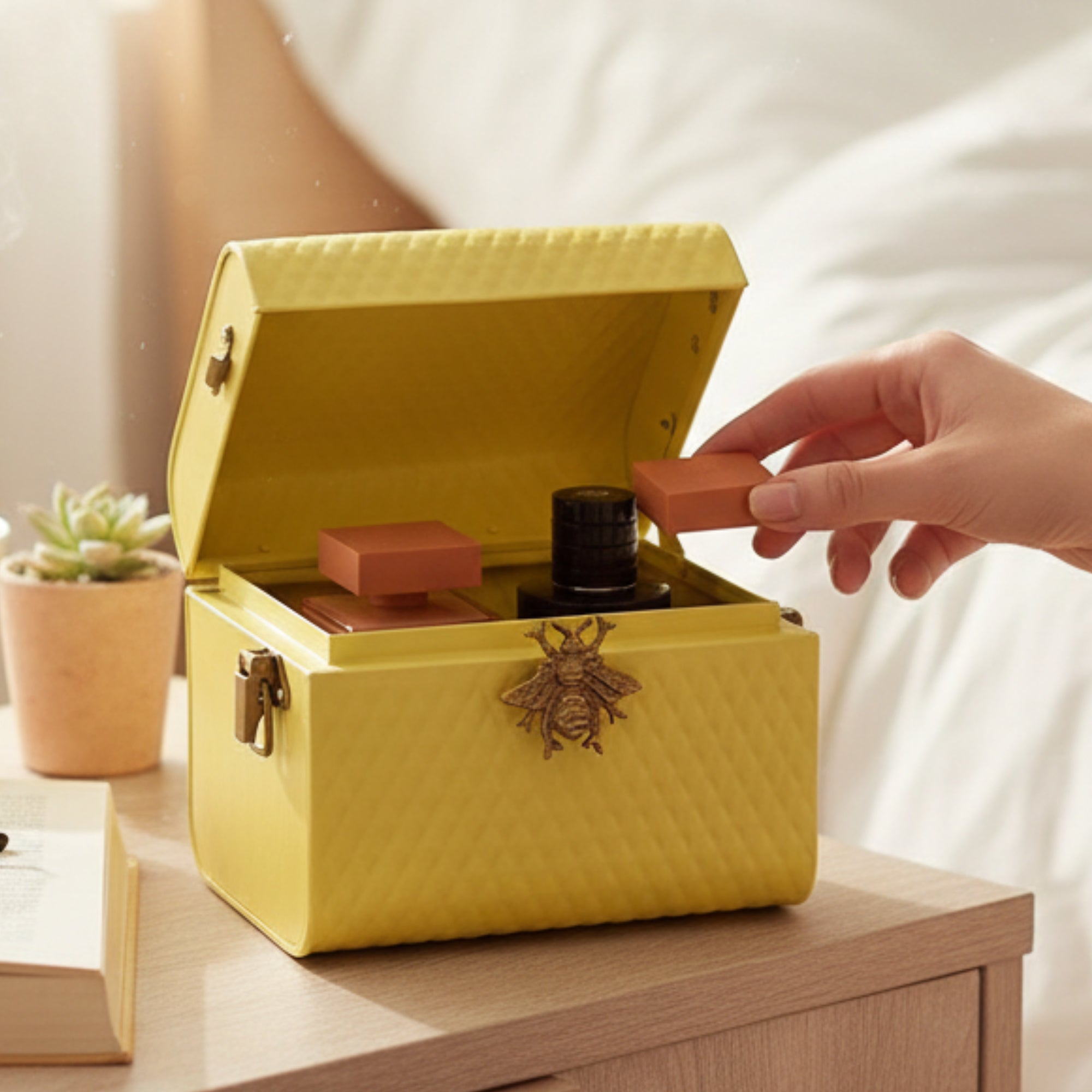 Online Elan Royal Hive Tufted Bling Box, Petite Storage Trunk Buy ...